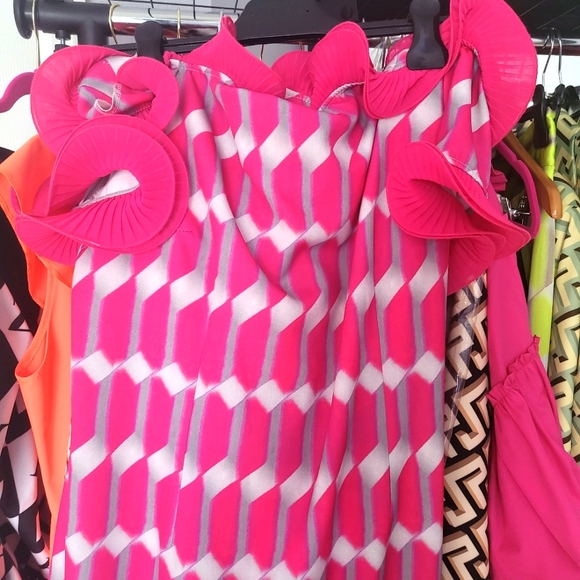 Dresses in fuchsia and lime color "Babylon" fashion Italy 🇮🇹 - Picture 2 of 4